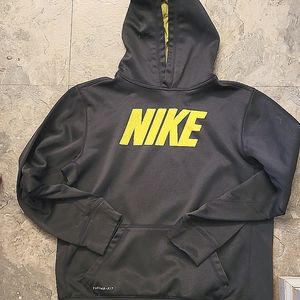 Youth Nike therma-fit hoodie